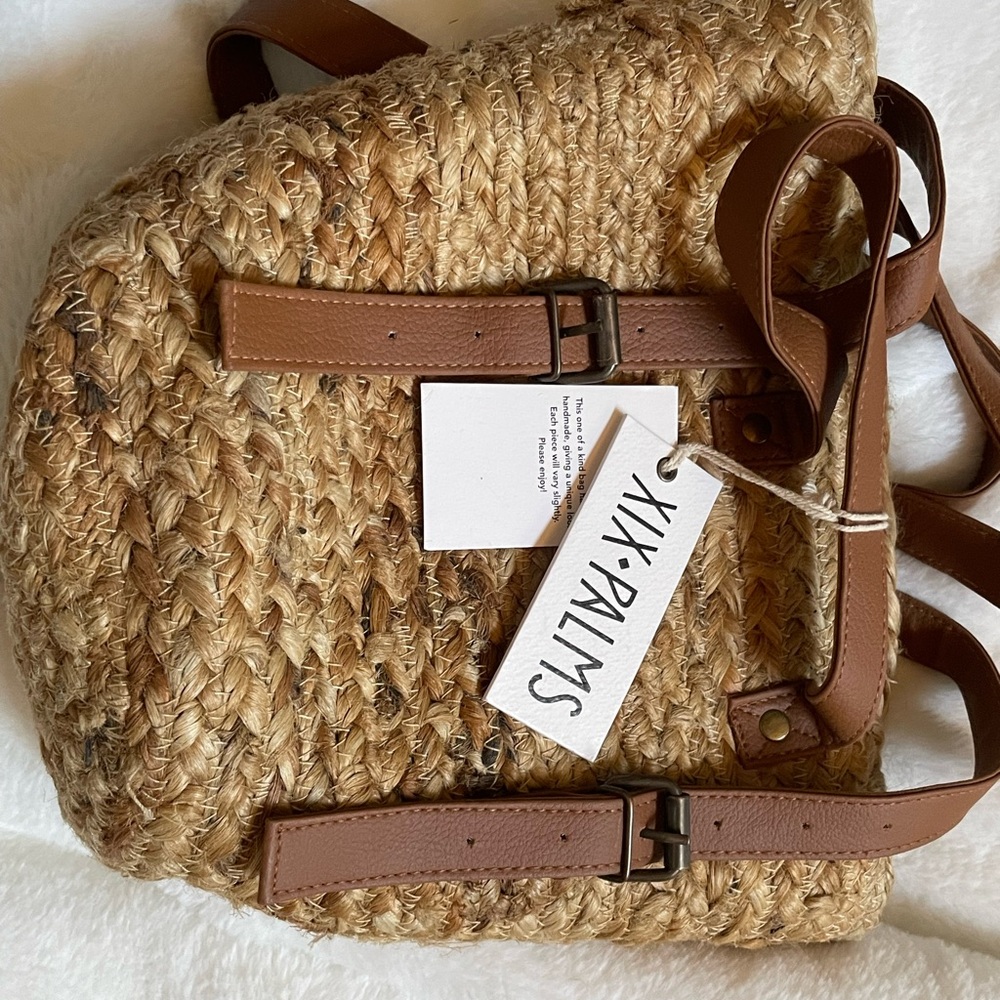 Chic Tan Straw Backpack with Leather Straps - Picture 6 of 6